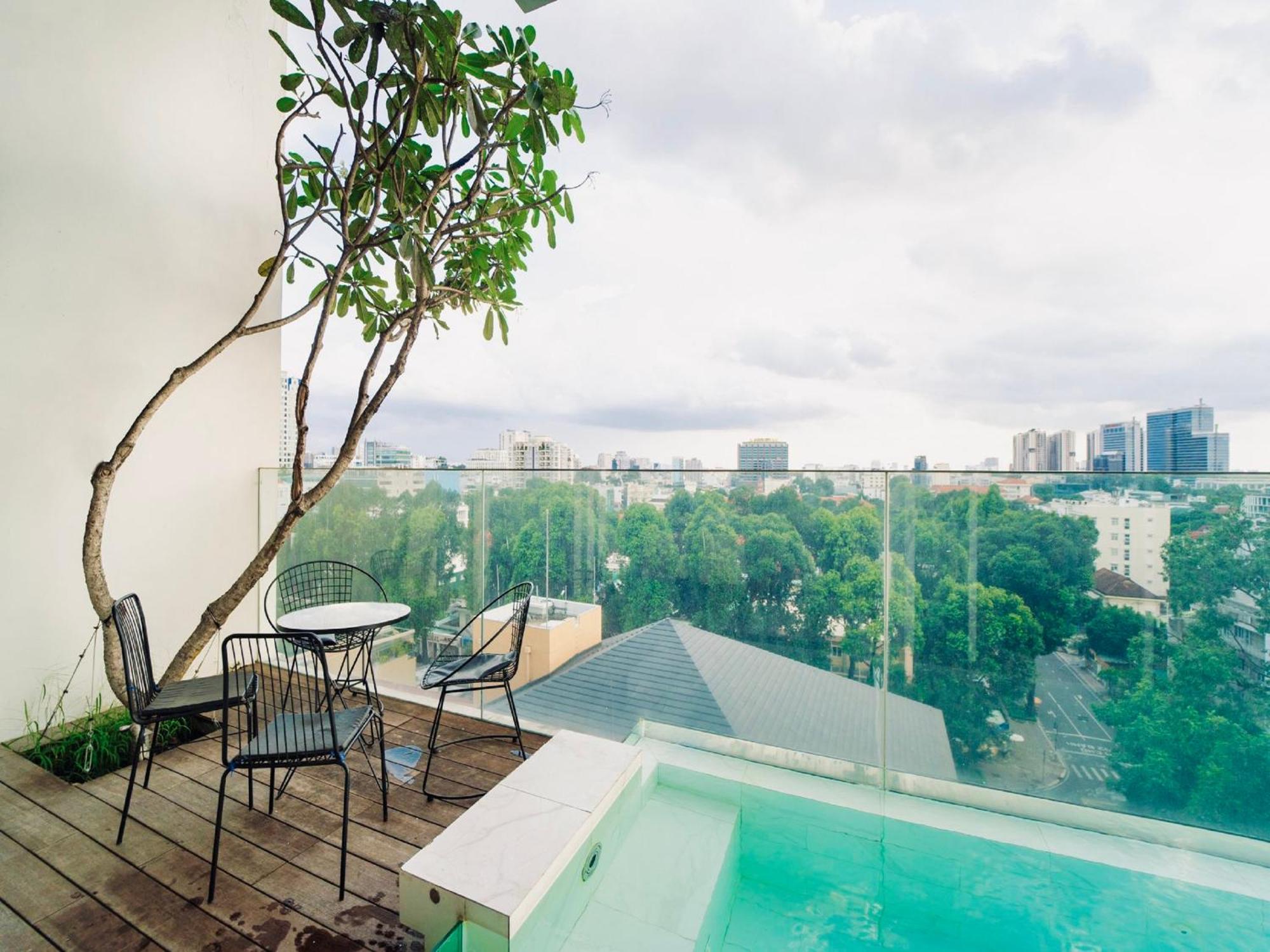 Serenity Saigon Sky Villas - Free One Way Airport Shuttle Хошимін Екстер'єр фото