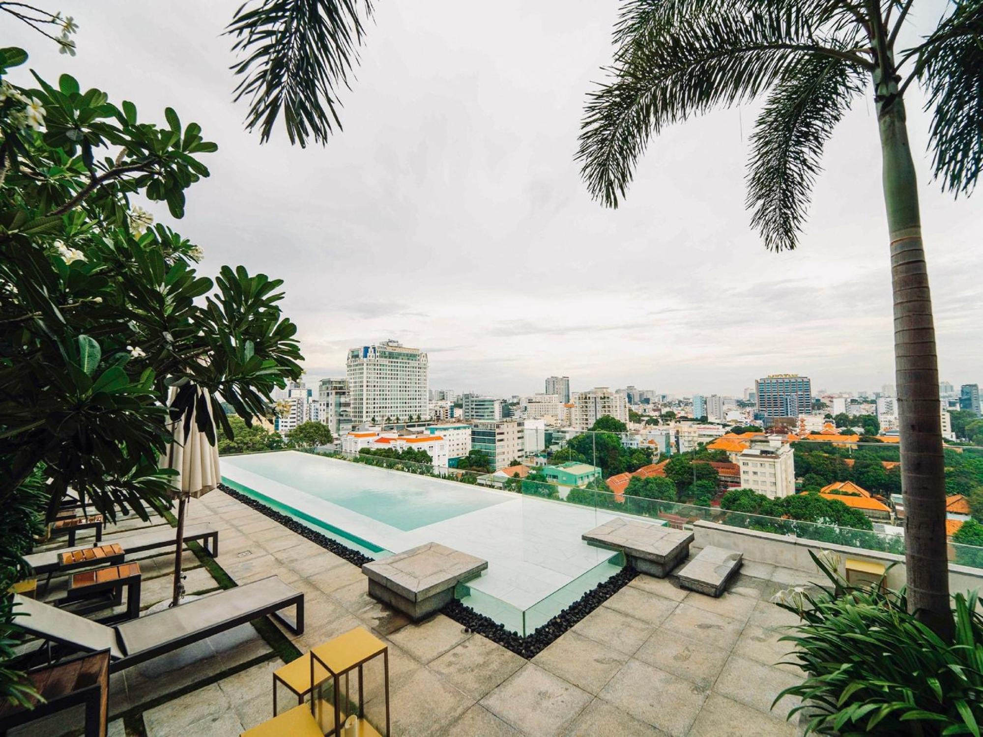 Serenity Saigon Sky Villas - Free One Way Airport Shuttle Хошимін Екстер'єр фото