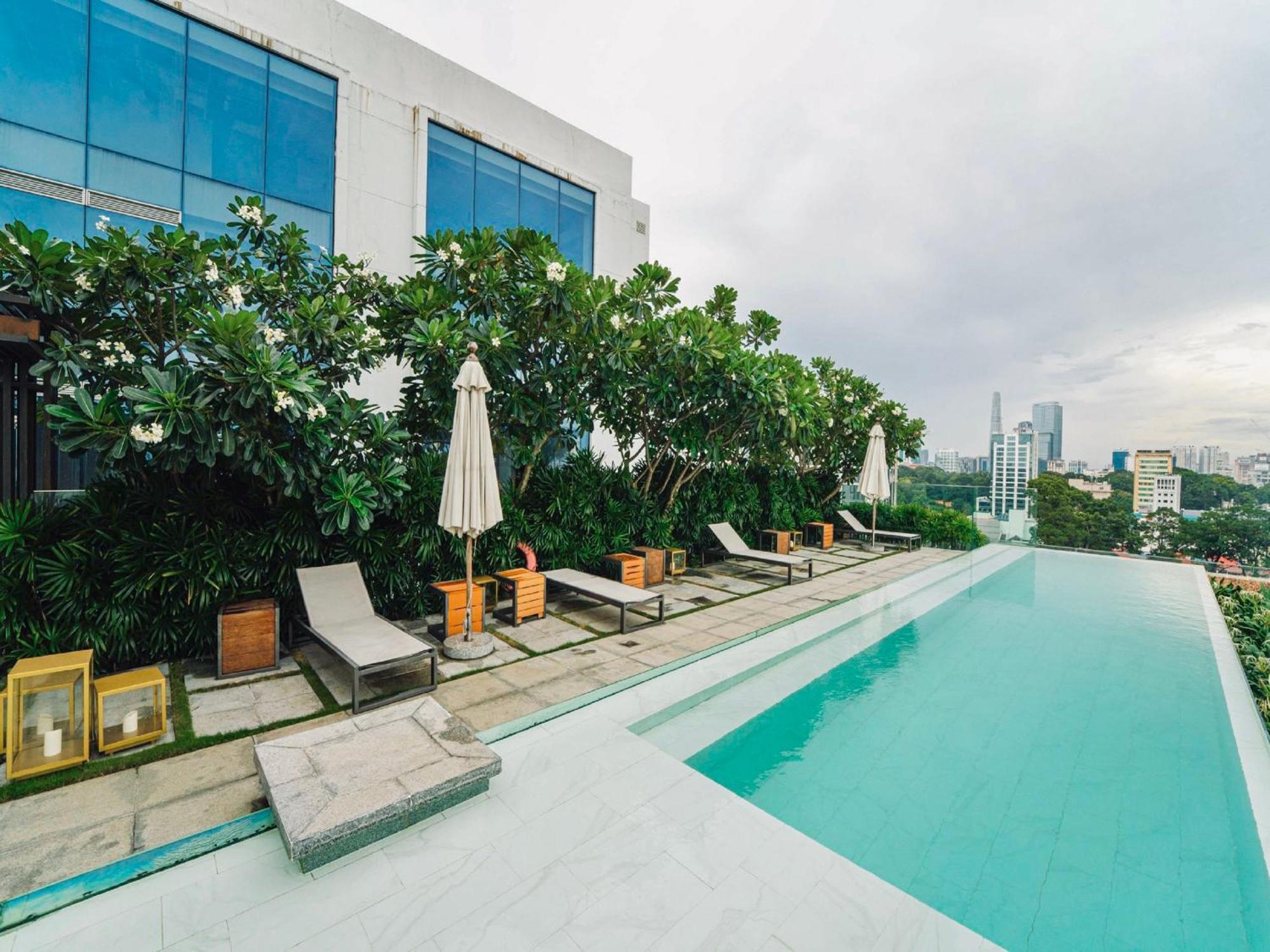 Serenity Saigon Sky Villas - Free One Way Airport Shuttle Хошимін Екстер'єр фото