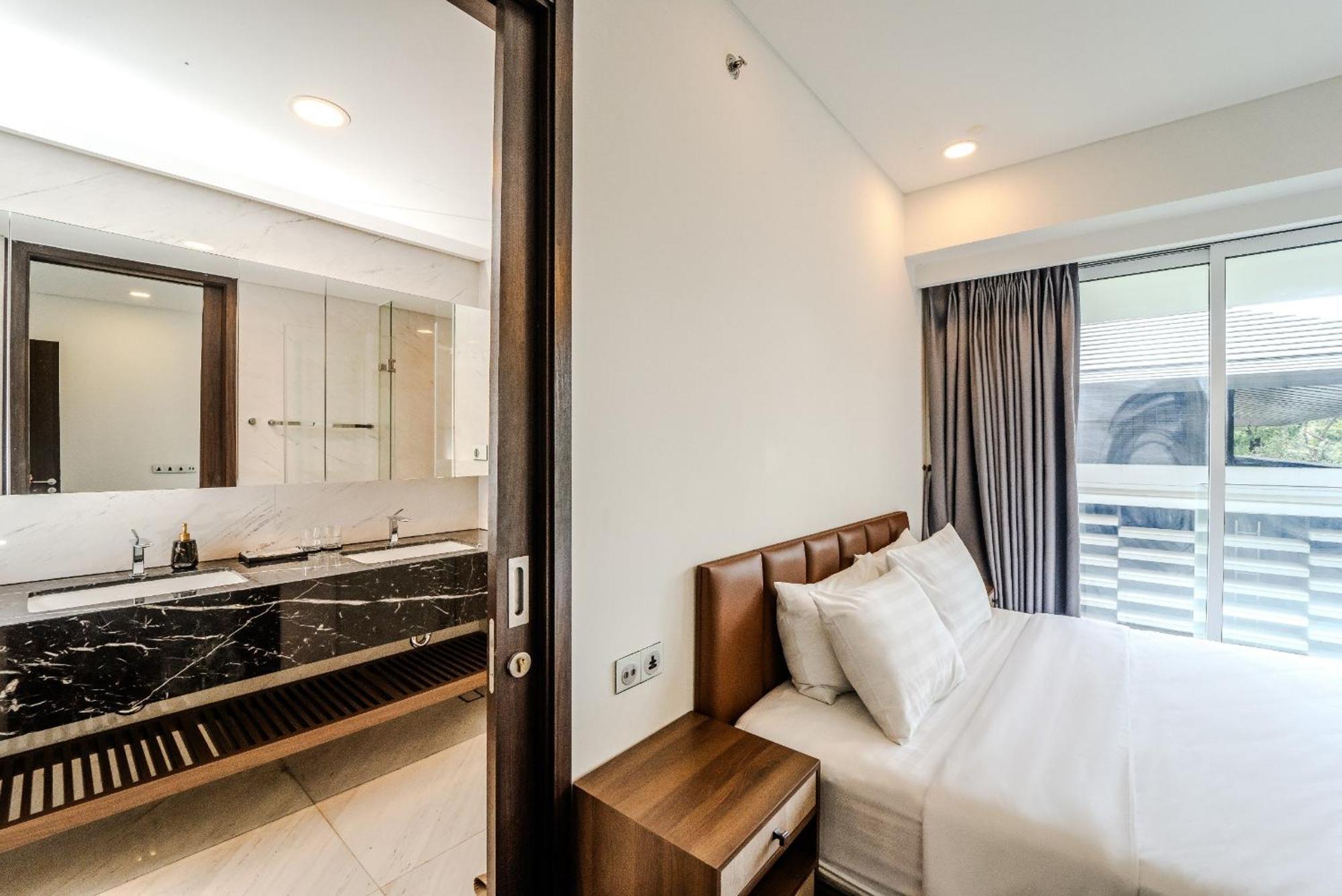 Serenity Saigon Sky Villas - Free One Way Airport Shuttle Хошимін Екстер'єр фото