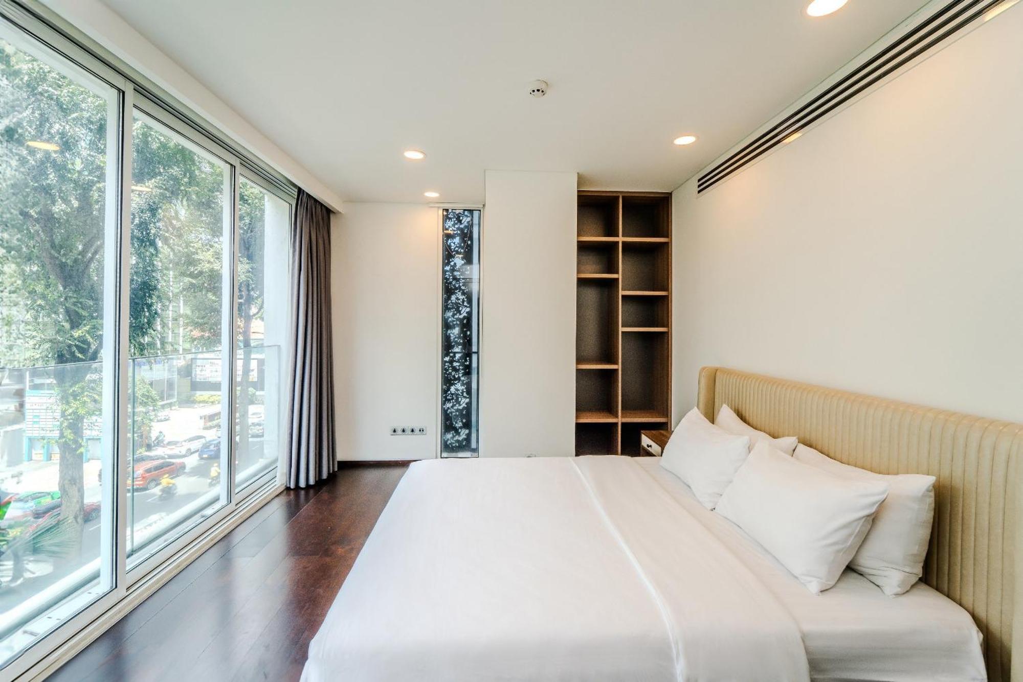 Serenity Saigon Sky Villas - Free One Way Airport Shuttle Хошимін Екстер'єр фото