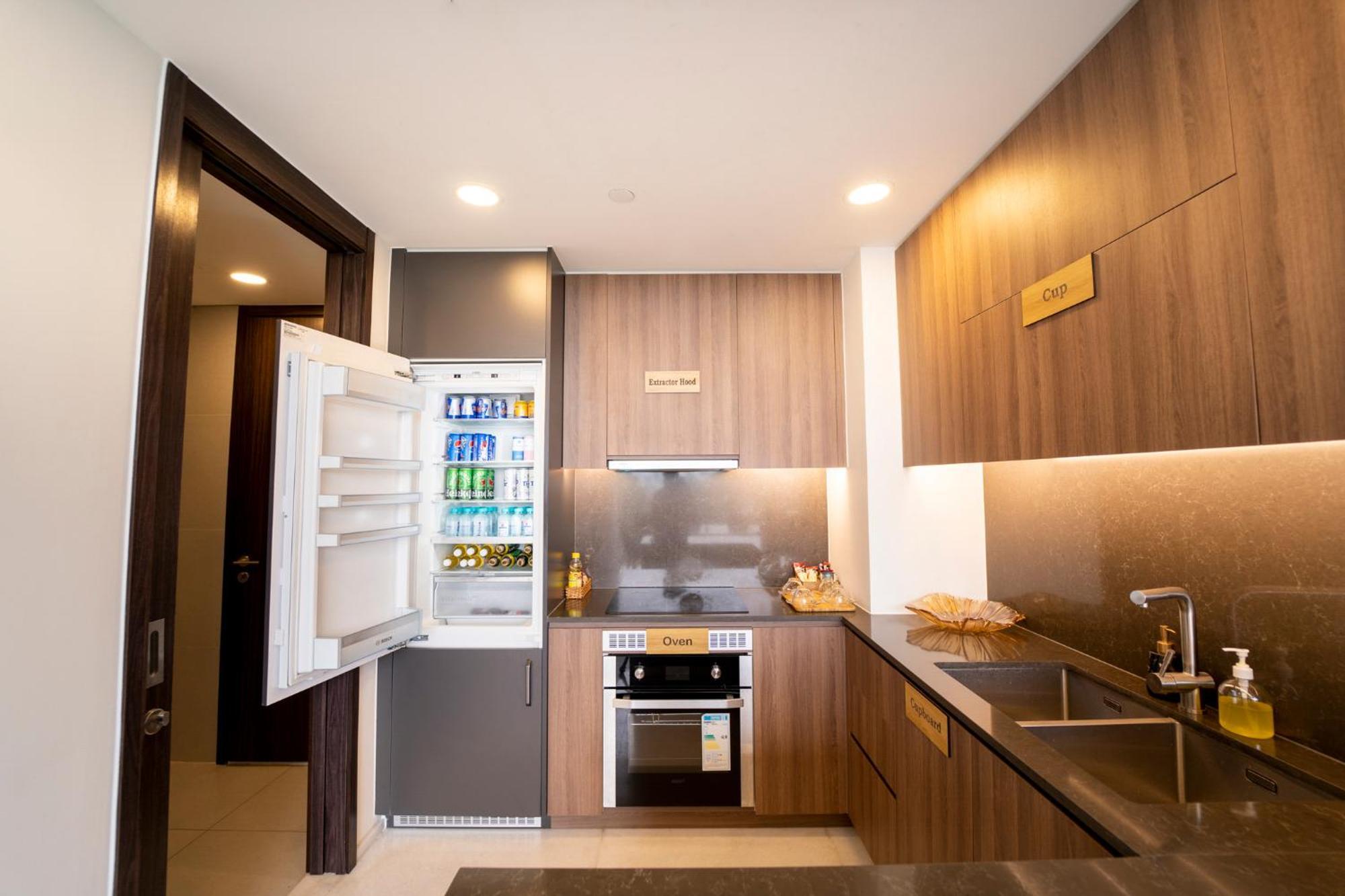 Serenity Saigon Sky Villas - Free One Way Airport Shuttle Хошимін Екстер'єр фото