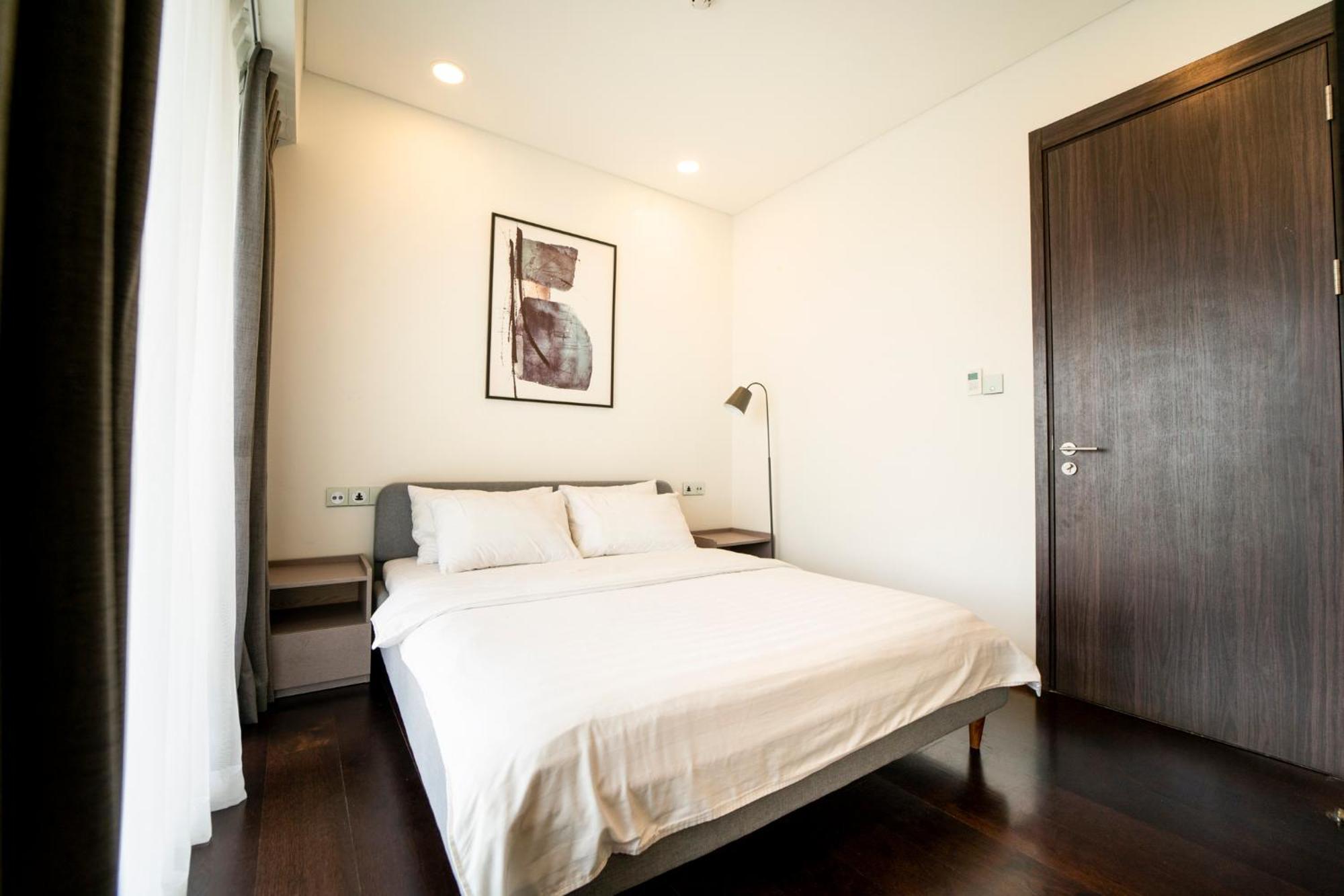Serenity Saigon Sky Villas - Free One Way Airport Shuttle Хошимін Екстер'єр фото