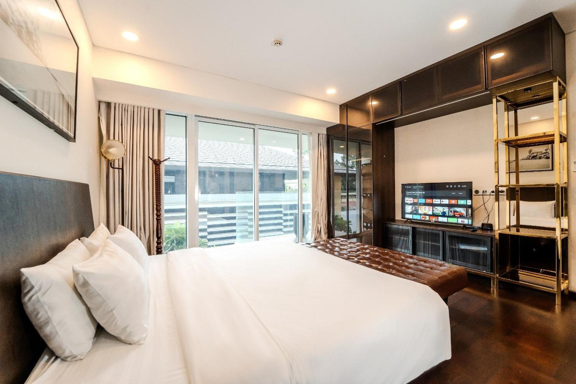 Serenity Saigon Sky Villas - Free One Way Airport Shuttle Хошимін Екстер'єр фото